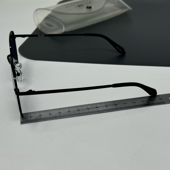 Quay Australia JEZABELL Polarized excellent condition - Picture 12 of 13